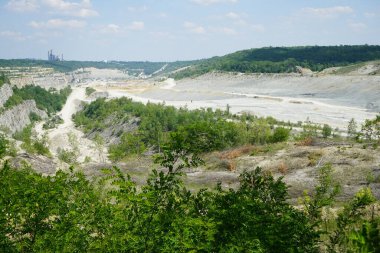 Heinitzsee Gölü 'nde kireçtaşı ocağı açın. Berlin yakınlarındaki Ruedersdorf, Almanya 