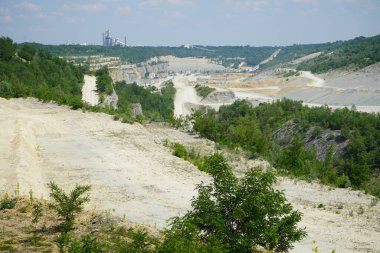 Heinitzsee Gölü 'nde kireçtaşı ocağı açın. Berlin yakınlarındaki Ruedersdorf, Almanya 