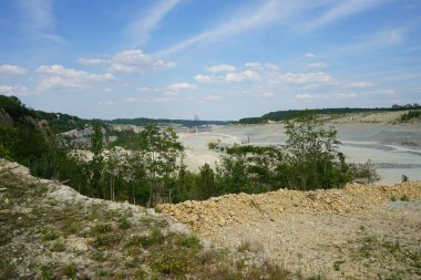 Heinitzsee Gölü 'nde kireçtaşı ocağı açın. Berlin yakınlarındaki Ruedersdorf, Almanya 
