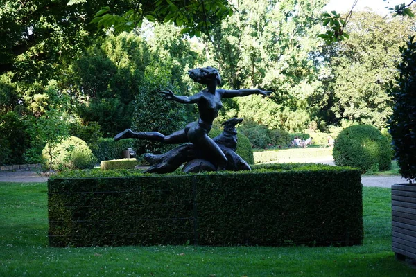 Statua Bronzo Jagende Nymphe Walter Schott 1926 Rosengarten Volkspark Humboldthain — Foto Stock