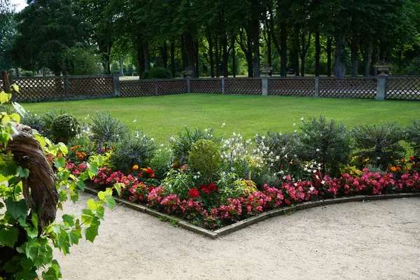 Camas Flores Flor Decoran Parque Sanssouci Julio Sanssouci Park Gran Fotos de stock libres de derechos