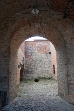 Tarihsel yapılar Spandau Kalesi 'nde yer almaktadır. Spandau Hisarı (Almanca: Zitadelle Spandau, Almanca: Zitadelle Spandau), Almanya 'nın başkenti Berlin' de bir kale.. 