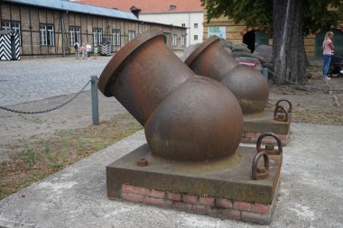 1812 'den kalma Fransız havan topları Spandau Kalesi' nde bulunmaktadır. Berlin, Almanya