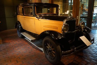 Berlin, Spandau, Almanya - 7 Ağustos 2022: Klasik araba 