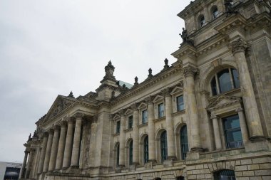 Reichstag, Almanya 'nın Berlin eyaletinde yer alan bir devlet binasıdır ve Alman Bundestag' ın merkezidir. Berlin, Almanya.