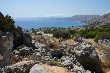 Lardos 'taki Rodos adasının Akdeniz kıyılarının güzel manzarası. Rodos, Yunanistan 'ın Dodecanese adalarının en büyüğüdür. Lardos, Rodos Adası, Yunanistan                    