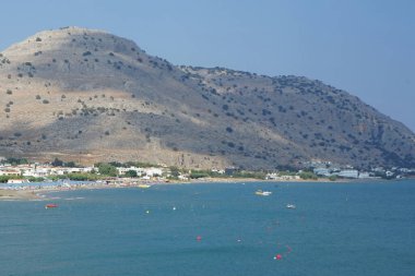 Lardos 'taki Rodos adasının Akdeniz kıyılarının güzel manzarası. Rodos, Yunanistan 'ın Dodecanese adalarının en büyüğüdür. Lardos, Rodos Adası, Yunanistan               