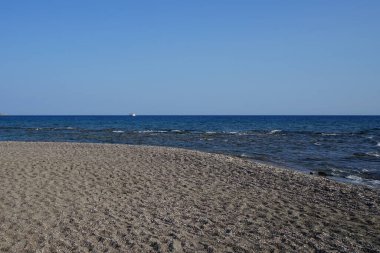 Lardos 'taki Rodos adasının Akdeniz kıyılarının güzel manzarası. Rodos, Yunanistan 'ın Dodecanese adalarının en büyüğüdür. Lardos, Rodos Adası, Yunanistan               