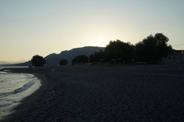 Lardos 'taki Rodos adasının Akdeniz kıyılarının güzel manzarası. Rodos, Yunanistan 'ın Dodecanese adalarının en büyüğüdür. Lardos, Rodos Adası, Yunanistan               