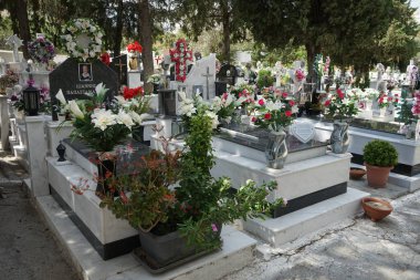 Lardos, Güney Ege bölgesi, Yunanistan - 27 Ağustos 2022: Lardos 'taki mezarlık. Lardos, Rodos adasının doğu kesiminde bir Yunan köyüdür.. 