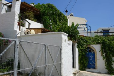 Antik Lardos Köyü 'nde mimarlık ve orijinal yaşam biçimi. Lardos, Yunanistan 'ın Güney Ege bölgesinin Rodos adasının doğu kesiminde bir Yunan köyüdür.