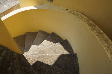 Lardos, Rhodes Island, Güney Ege bölgesi, Yunanistan 'daki bir binanın dış merdiveni.