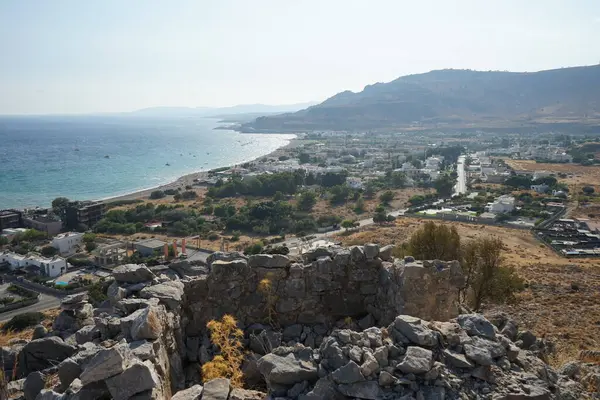 Las Antiguas Ruinas Encuentran Colina Lardos Costa Mediterránea Isla Rodas — Foto de Stock