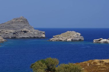Kleoboulos 'un mezarı Lindos yarımadasının ucundaki bir tepede. Kleobulus ya da Kleoboulos, MÖ 6. yüzyıl Yunan şairi ve Lindos 'un yerlisidir. Rodos Adası, Dodecanese, Yunanistan                          