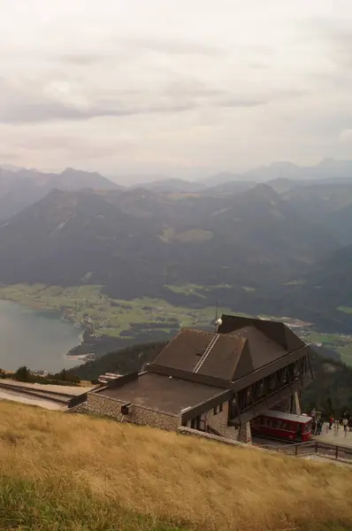 stock image Schafbergbahn mountain station. The Schafbergbahn, a rack railway that opened in 1893, runs from the small town of St. Wolfgang im Salzkammergut on the shores of the Wolfgangsee to the summit. Austria