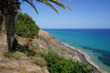 Ekim ayında Atlantik Okyanusu kıyısındaki Playa de Esquinzo 'nun Esquinzo Plajı manzarası. Esquinzo, Fuerteventura, Las Palmas, Kanarya Adaları, İspanya.