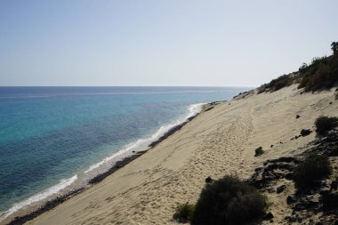 Esquinzo Sahili, Playa de Esquinzo, Atlantik Okyanusu kıyısında Ekim ayında. Esquinzo, Fuerteventura, Las Palmas, Kanarya Adaları, İspanya. 