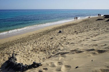 Esquinzo Sahili, Playa de Esquinzo, Atlantik Okyanusu kıyısında Ekim ayında. Esquinzo, Fuerteventura, Las Palmas, Kanarya Adaları, İspanya. 