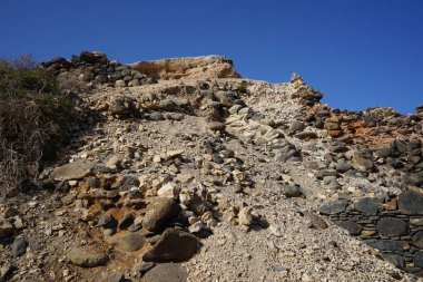 Rocky-Sandy toprağı, Matas Körfezi 'ndeki Atlantik Okyanusu kıyısındaki Playas de Matas Blancas plajında bulunur. Costa Calma, Fuerteventura, Las Palmas, Kanarya Adaları, İspanya.