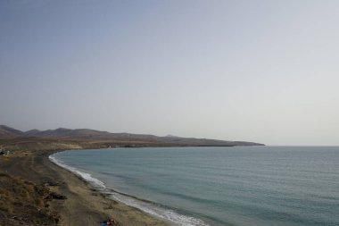 Matas de Matas Blancas plajında Matas Körfezi 'ndeki Atlantik Okyanusu kıyısında sonbaharda manzara. Costa Calma, Fuerteventura, Las Palmas, Kanarya Adaları, İspanya. 