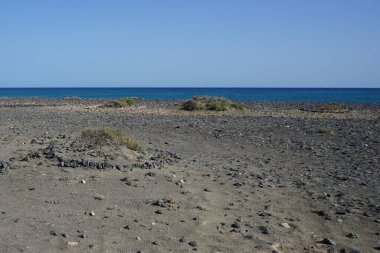 Matas de Matas Blancas plajında Matas Körfezi 'ndeki Atlantik Okyanusu kıyısında sonbaharda manzara. Costa Calma, Fuerteventura, Las Palmas, Kanarya Adaları, İspanya. 