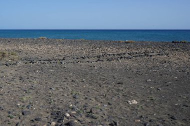 Matas de Matas Blancas plajında Matas Körfezi 'ndeki Atlantik Okyanusu kıyısında sonbaharda manzara. Costa Calma, Fuerteventura, Las Palmas, Kanarya Adaları, İspanya. 