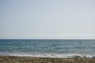 Matas de Matas Blancas plajında Matas Körfezi 'ndeki Atlantik Okyanusu kıyısında sonbaharda manzara. Costa Calma, Fuerteventura, Las Palmas, Kanarya Adaları, İspanya. 