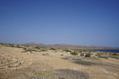 Sonbaharda Costa Calma 'daki Atlantik Okyanusu manzarası. Costa Calma, Kanarya 'nın Fuerteventura adasında bir tatil beldesi. Las Palmas, Kanarya Adaları, İspanya. 