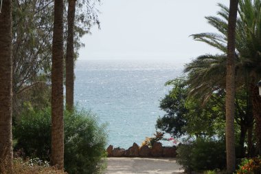Sonbaharda Costa Calma 'daki Atlantik Okyanusu manzarası. Costa Calma, Kanarya 'nın Fuerteventura adasında bir tatil beldesi. Las Palmas, Kanarya Adaları, İspanya. 