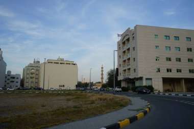 Khor Fakkan, Sharjah, Birleşik Arap Emirlikleri - 18 Nisan 2023: Mimarlık Khor Fakkan 'da yer almaktadır. Khor Fakkan, Birleşik Arap Emirlikleri 'nin doğu kıyısında yer alan bir şehirdir ve Şeriat Emirliği' ne bağlı bir şehirdir.. 
