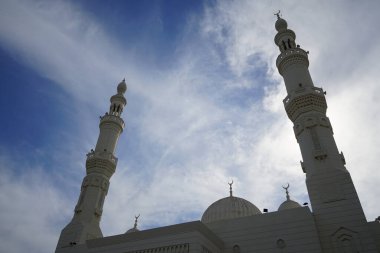 Al-Lo 'alo' aeyyah Camii Khor Fakkan 'dadır. Mescid, Müslümanlar için bir ibadethanedir. Hay El Zubara, Şeriat, Birleşik Arap Emirlikleri.    