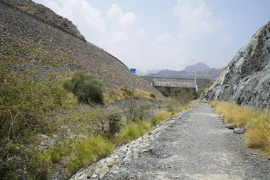 Al Rafisah Barajı manzarası, Wadi Wshee, Sharjah, BAE 'de pitoresk bir yerde.. 