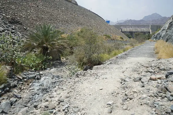 Al Rafisah Barajı manzarası, Wadi Wshee, Sharjah, BAE 'de pitoresk bir yerde.. 