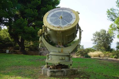Castell de Sant Carles parkına kurulmuş eski bir uçaksavar. Palma, Mallorca, İspanya.