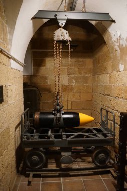 Palma, Mallorca, İspanya - 13 Eylül 2023: Askeri eserler Museo Historico Militar de San Carlos 'tadır. Castillo de San Carlos, Mallorca adasının başkenti Palma 'da bulunan tarihi bir kaledir..