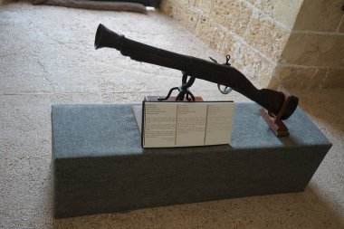 Palma, Mallorca, İspanya - 13 Eylül 2023: 17. yüzyılın sonundan kalma bir karabina, Katalonya 'daki Ripoll silah markası olan 