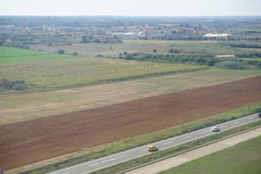 Eylül ayında Palma de Mallorca Havalimanı 'nın, Palma de Palma Oğlu Sant Joan Havalimanı' nın çevresi bir uçak penceresinden görüldü. Palma, Mallorca, İspanya. 