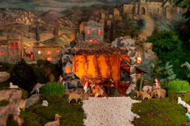 İsa 'nın Doğuşu. Marija Bistrica kilisesi, Hırvat Zagorje 'de Noel süsleri.
