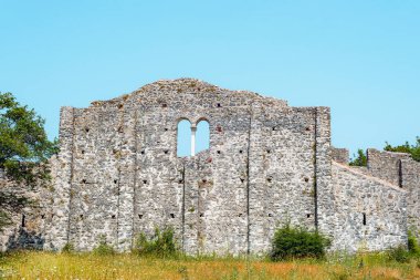 Hırvatistan 'ın Krk adası Omisalj yakınlarındaki Fulfinium Mirine antik Roma antik sahası.