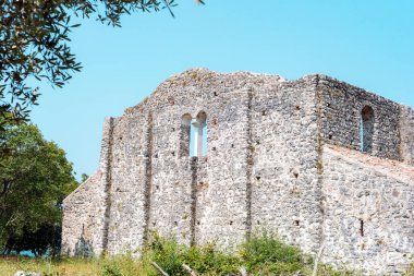 Hırvatistan 'ın Krk adası Omisalj yakınlarındaki Fulfinium Mirine antik Roma antik sahası.