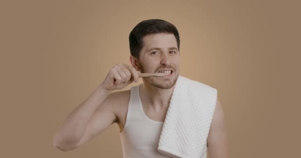 Man Beautiful Smile While Brushing His Teeth Morning Evening Bamboo — Stockvideo