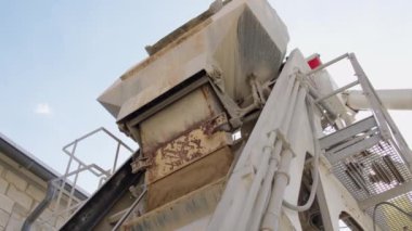 İnşaat endüstrisi için beton fabrikaları ve ekipmanlar.