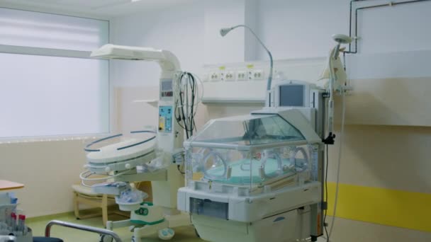Hospitais Linha Instalações Neonatais Incubadoras Está Pronto Para Nutrir Bebês — Vídeo de Stock