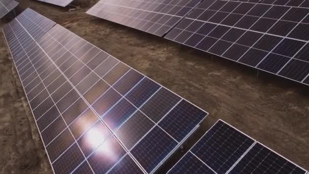 Panele Słoneczne Generujące Energię Zrównoważony Rozwój Odnawialne Źródła Energii Energia — Wideo stockowe