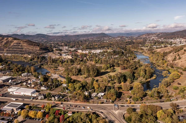 Umpqua River Roseburg Oregon Aerial View — Stock Photo, Image