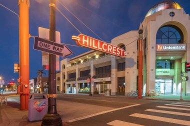 22 Kasım 2022, San Diego, Kaliforniya. Meşhur Hillcrest tabelası.. 