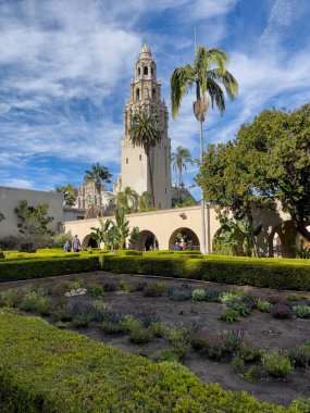 California Kulesi, Balboa Park, San Diego, California 'da. Dikey resim. 