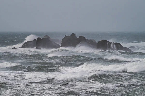 Waves Crash Rocks Ocean Storm Φωτογραφία Αρχείου