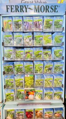 1 Mayıs 2025, Roseburg, Oregon, ABD. Feribot Mors tohumları Home Depot 'ta sergileniyor. 