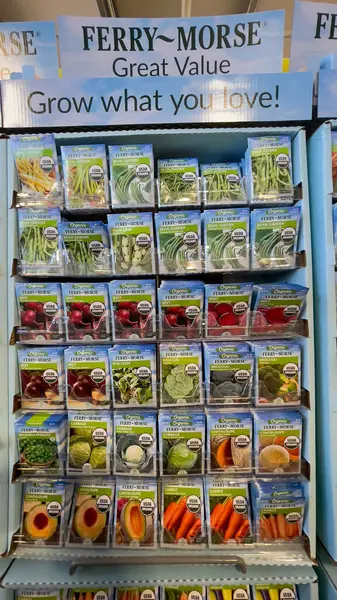 1 Mayıs 2025, Roseburg, Oregon, ABD. Feribot Mors tohumları Home Depot 'ta sergileniyor. 